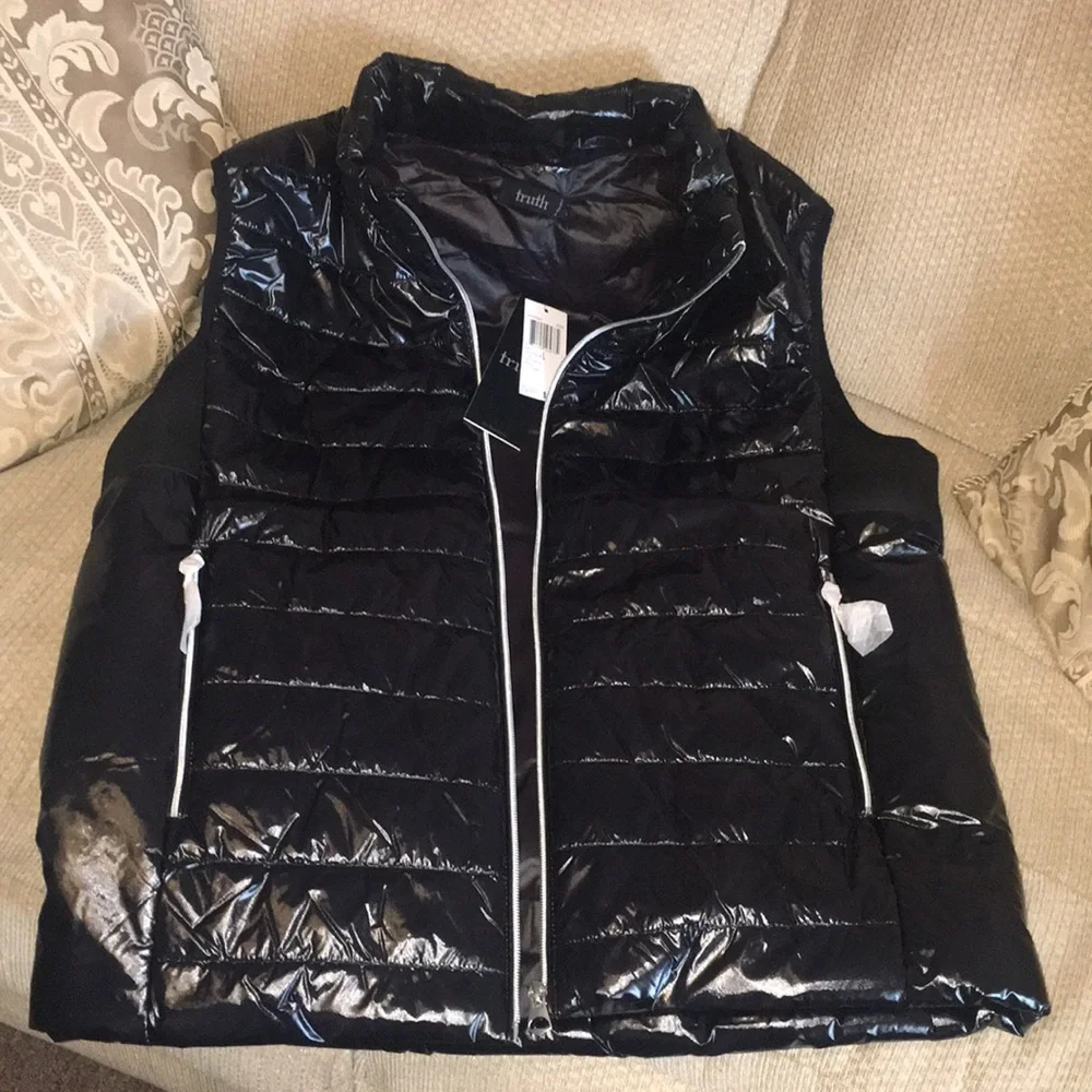 ♣️NWT Truth by Republic Men’s Black Vest